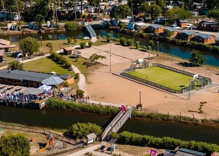 Camping Mobil 4 étoiles Les Viviers 2