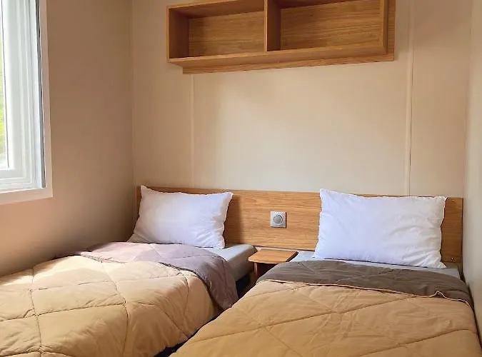 Mobil 4 Etoiles Les Viviers 2 Campingplads